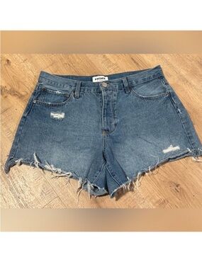 RSQ Distressed Denim Shorts Women’s Size 30 Mid-Length Raw Hem